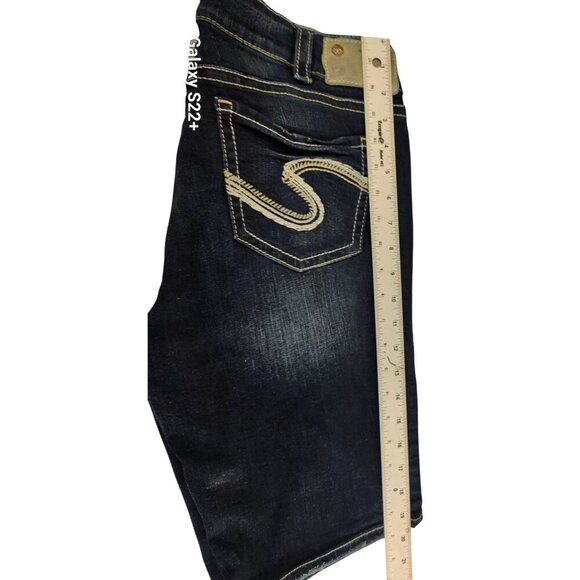Silver Jeans Co Suki Bermuda Shorts W31/L11 Womens Dark Wash Stretch Distressed - Picture 8 of 16